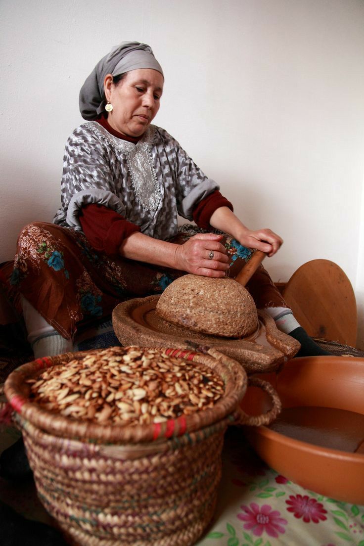 Traditional Moroccan Amlou – Peanut & Argan Oil Spread with Honey