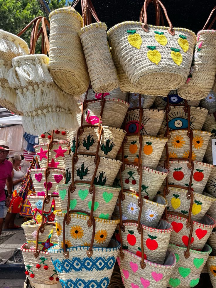 Handwoven Palm Leaf Basket – Traditional Moroccan Shopping & Storage Basket